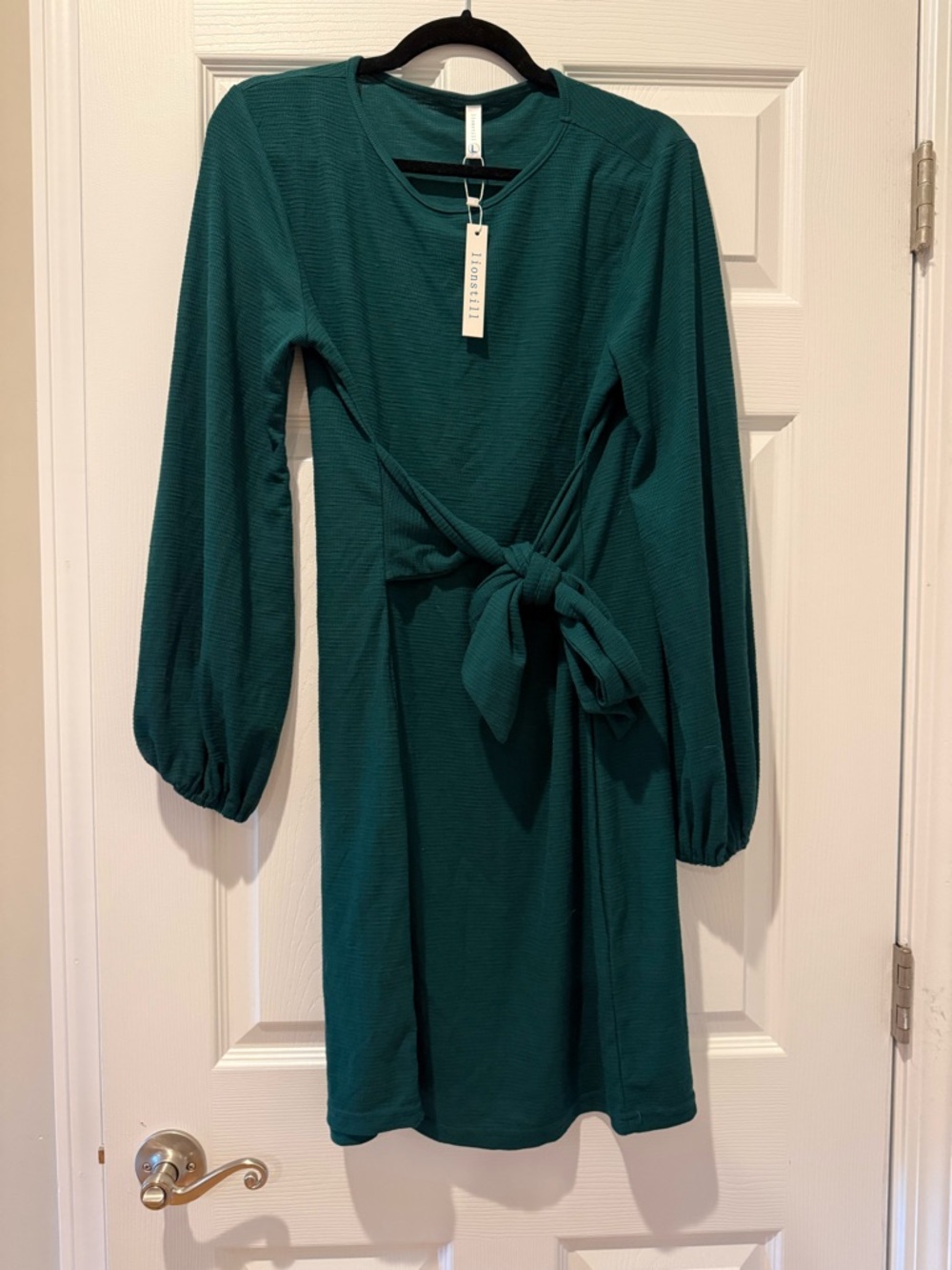 Amazon Long Sleeve Dress ** Bundle 5+ items and name your offer!!! 💖💞